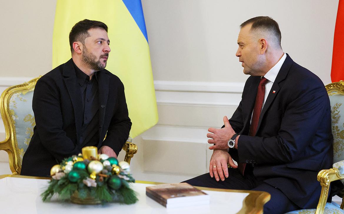 Польский президент подарил Зеленскому двухтомник о Волынской резне