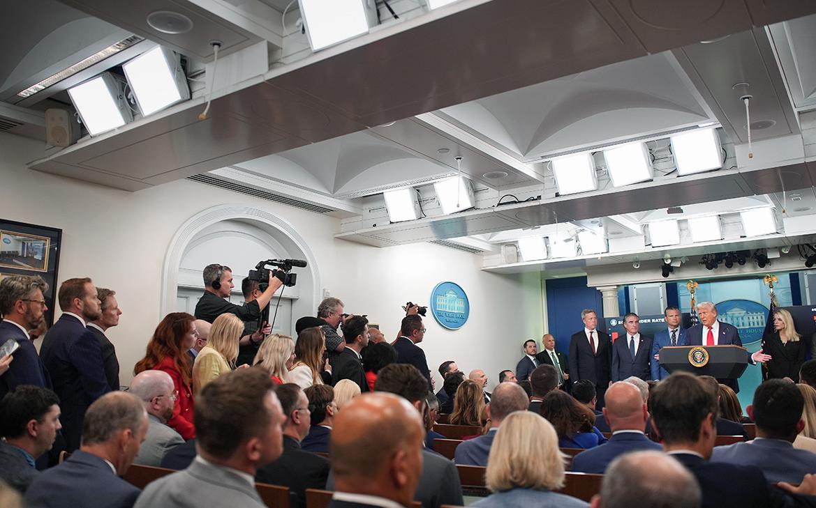 Трамп рассказал, о чем попросит Путина на встрече на Аляске. Видео