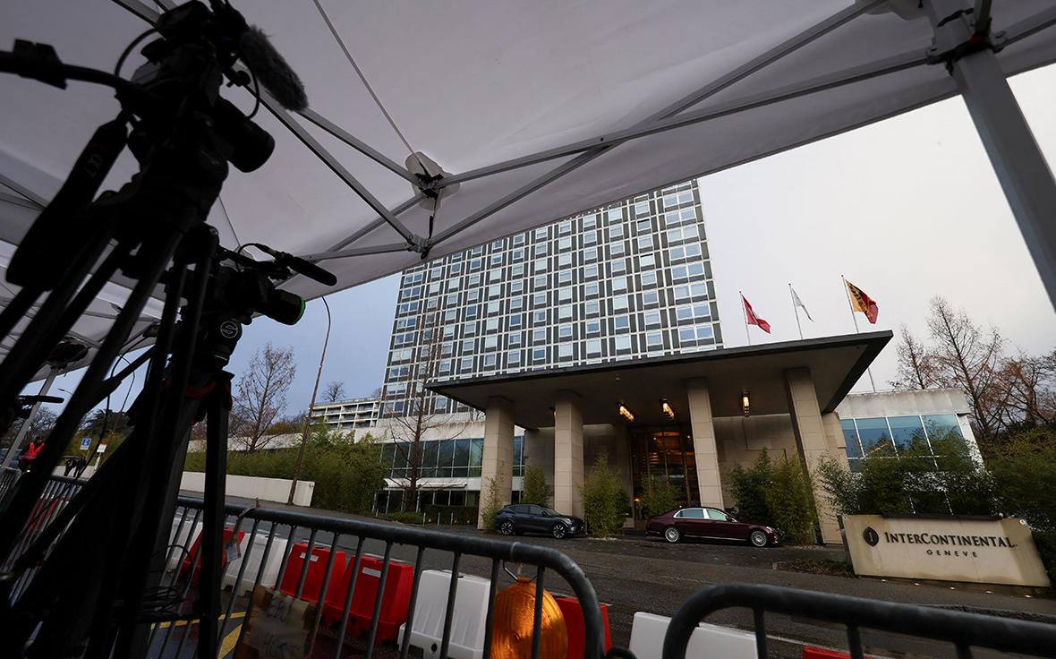 Переговоры по Украине в Женеве начнутся после 14 часов