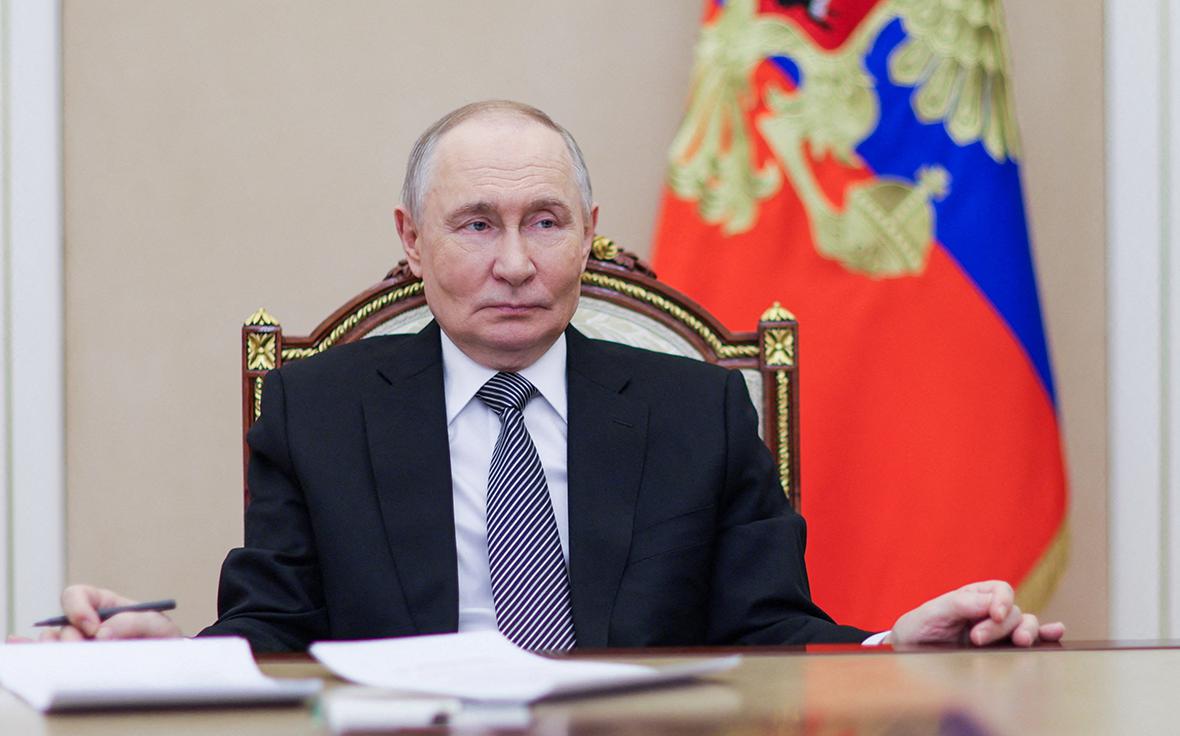 Путину доложили о гибели генерала Сарварова