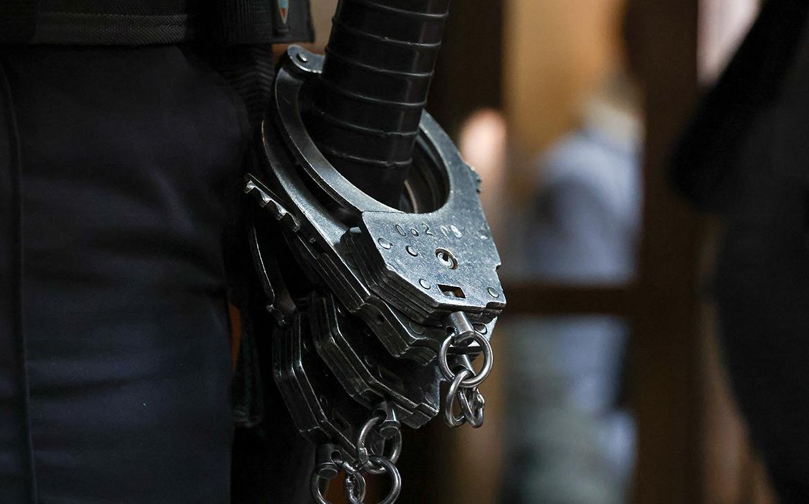 Экс-сотрудника МИД России приговорили к 12 годам колонии за госизмену