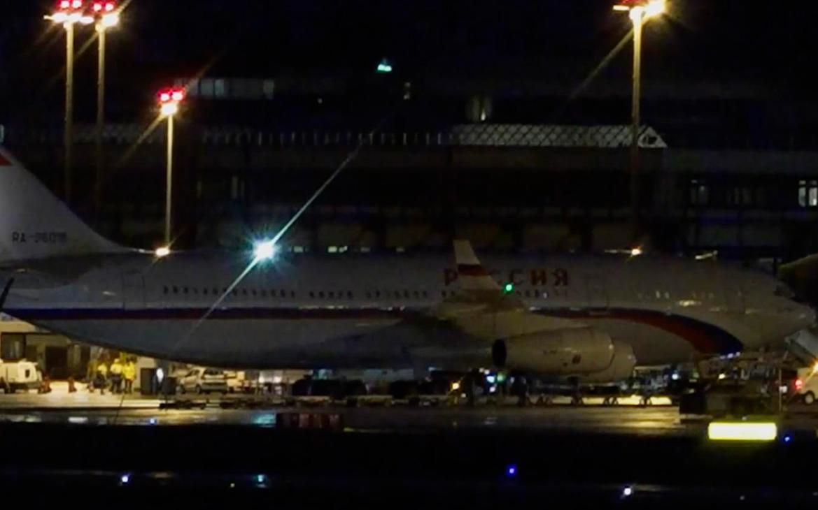 Прилет российской делегации в Женеву на переговоры. Полное видео