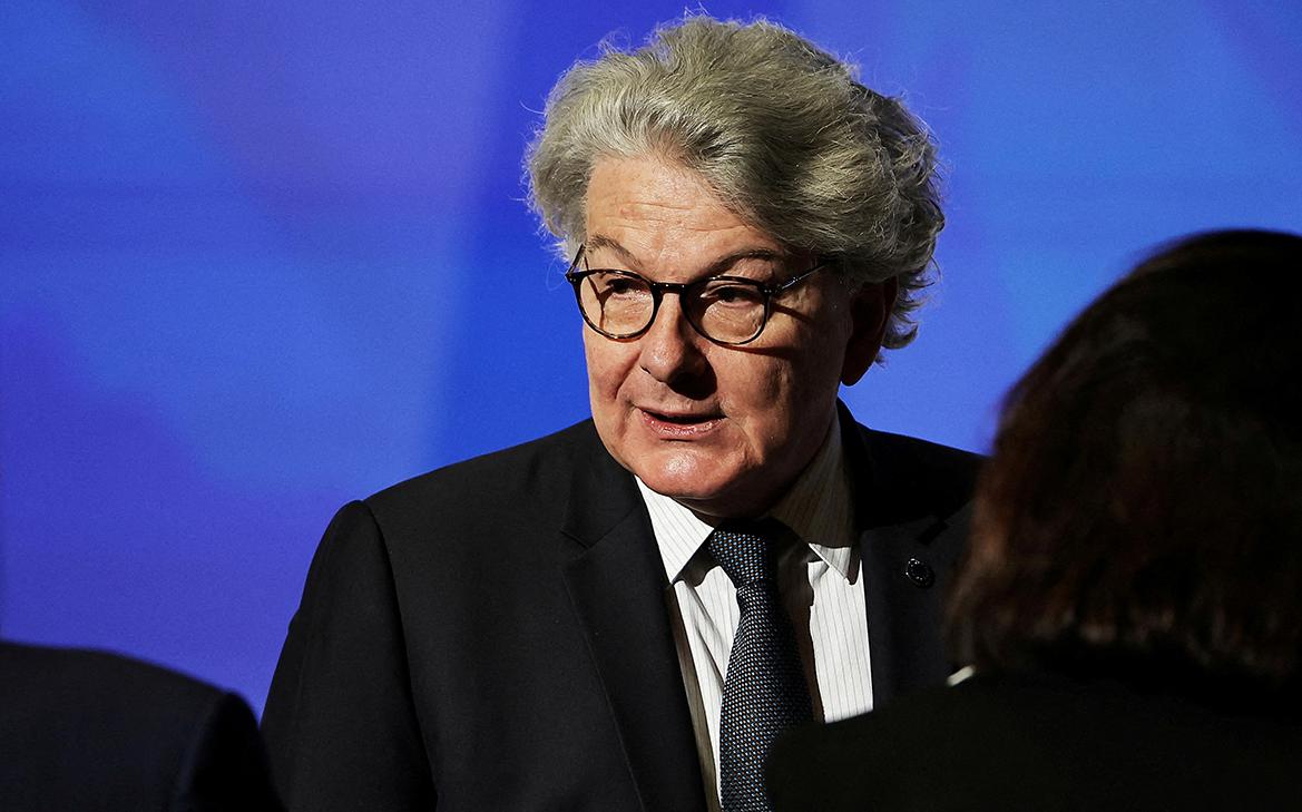 ФРГ и Франция осудили санкции США против экс-еврокомиссара и активистов