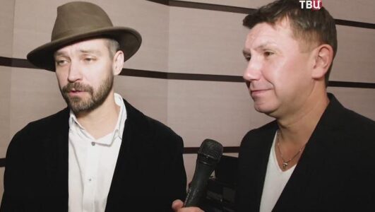 10 самых Дворник курьер и стриптизёрша 18.09.2025 смотреть онлайн