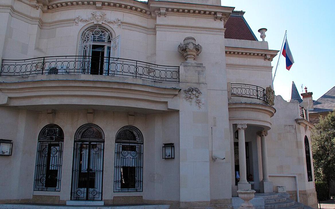 Генконсул в Марселе заявил о снятии охраны с диппредставительства России