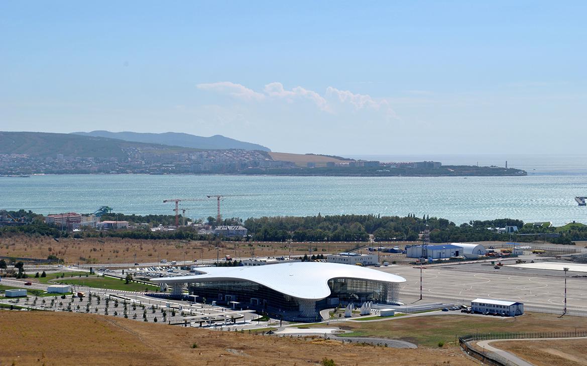 Аэропорт Геленджика приостановил полеты