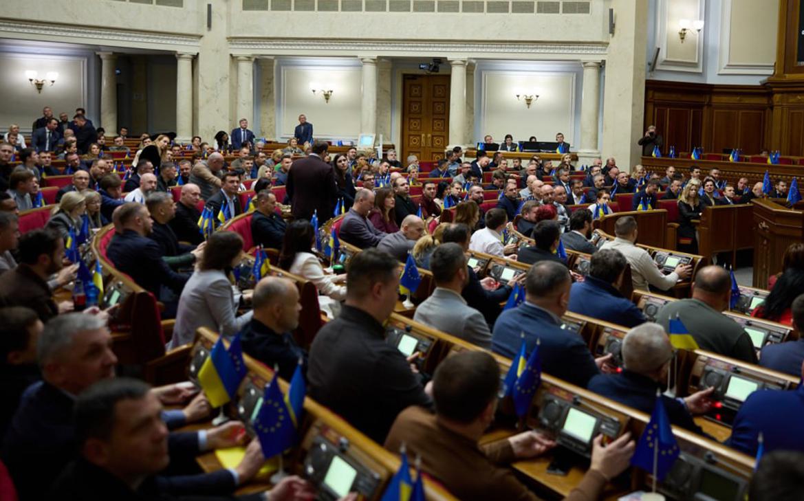 Фракция Порошенко призвала Стефанчука запустить процесс отставки кабмина