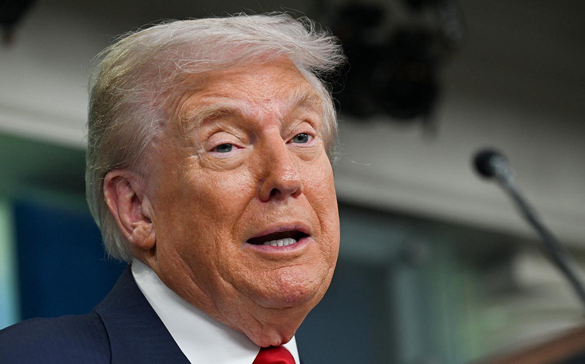 Трамп заявил, что поговорит с Зеленским после встречи с Путиным на Аляске