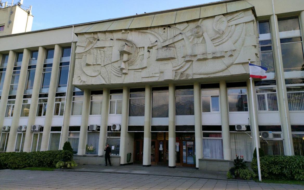 Силовики пришли в администрацию Ялты и задержали заместителя мэра