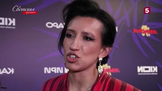 Светская хроника 19.12.2025 смотреть онлайн