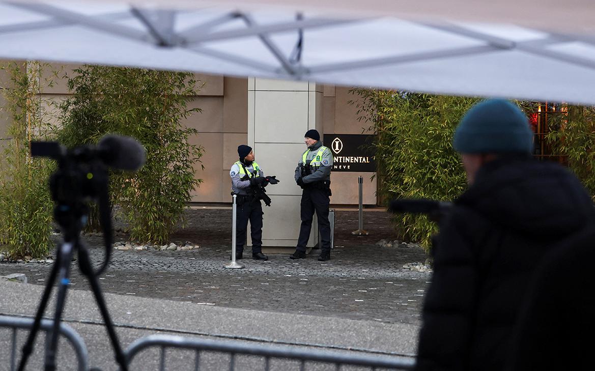 Захарова заявила о вбросах Запада о позиции России на переговорах