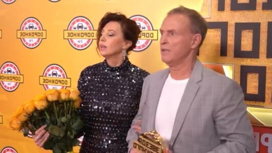 Светская хроника 14.11.2025 смотреть онлайн