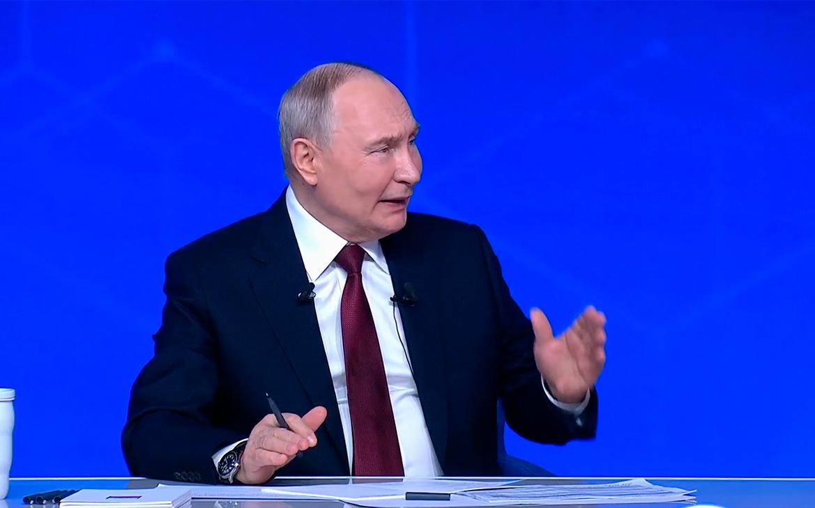 Путин ответил на вопрос, нашил бы он шеврон «Я русский»
