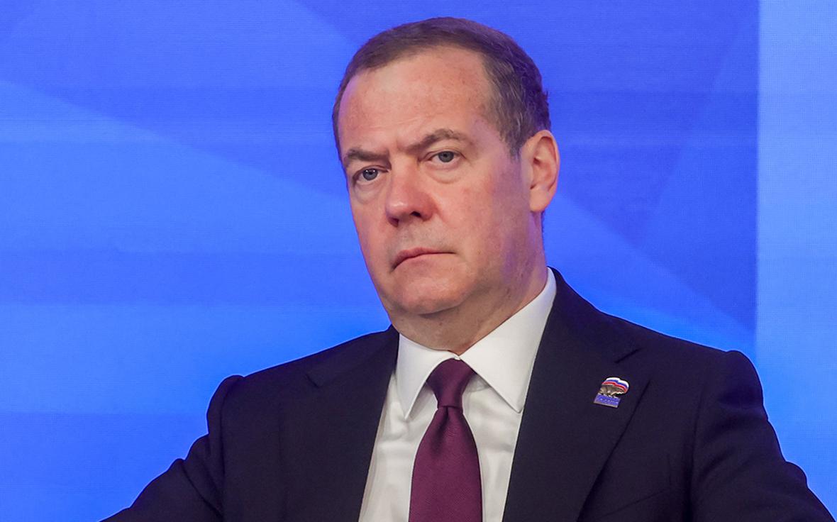 Медведев счел атаку на резиденцию Путина попыткой сорвать урегулирование