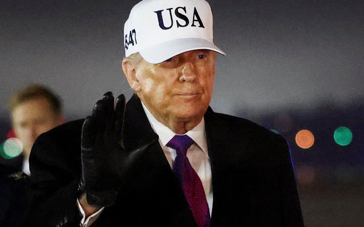 Трамп в шутку заявил о желании наградить себя за храбрость Медалью Почета