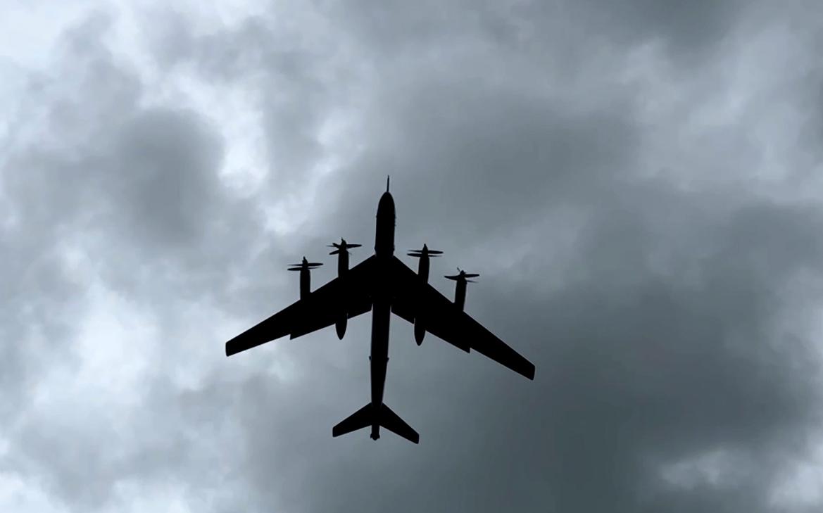 НАТО подняло авиацию из-за полета российских Ту-95МС