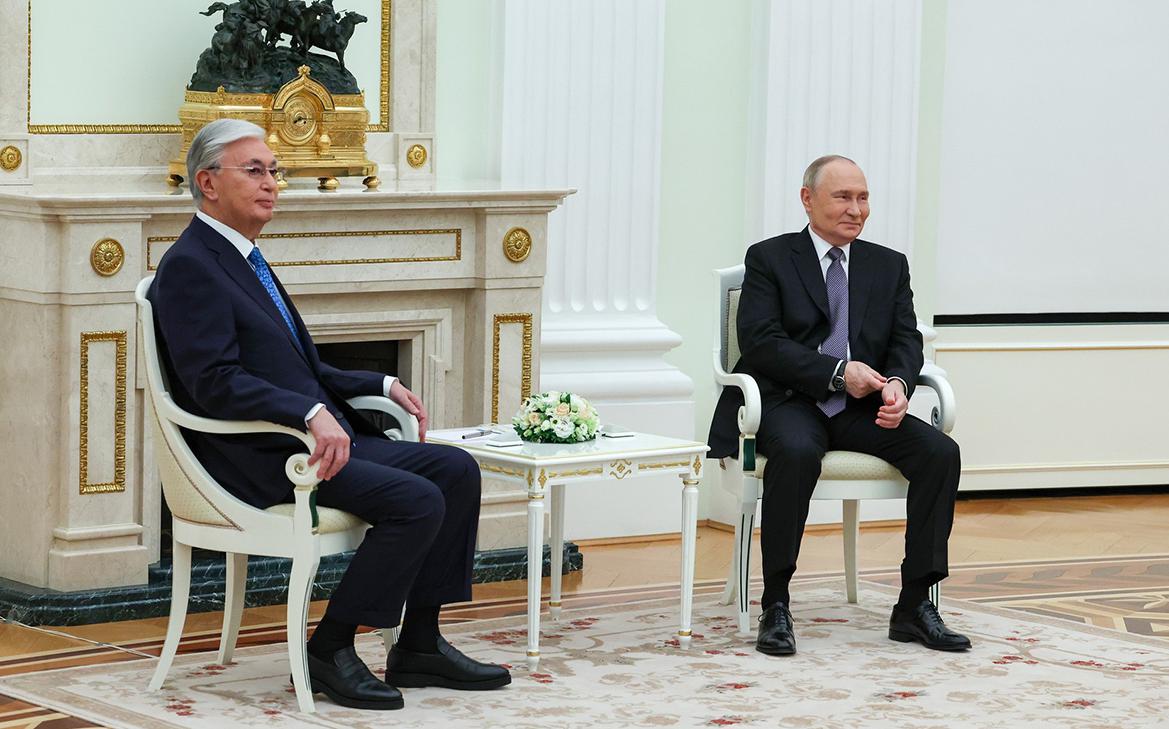 Путин принял приглашение Токаева приехать с визитом в Казахстан