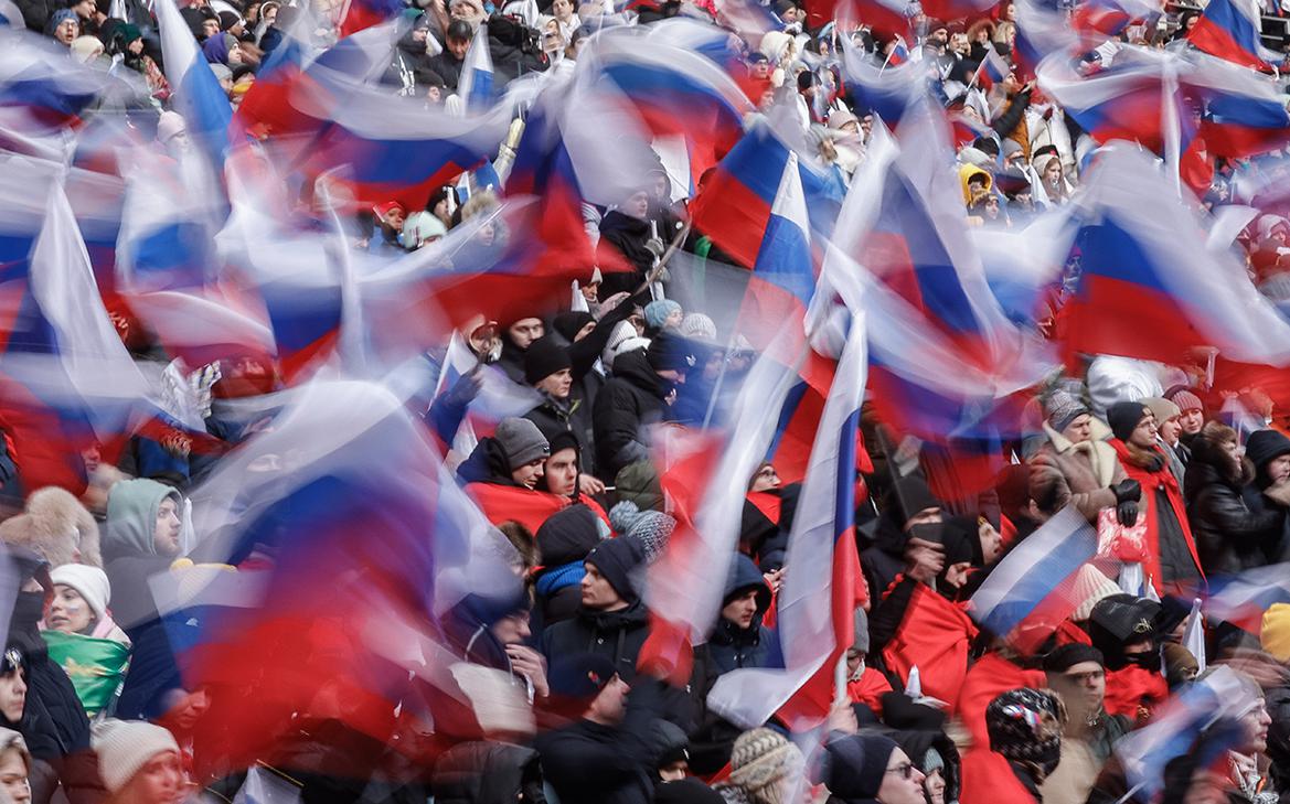 Россияне связали цвета флага с «чистотой помыслов» и «пролитой кровью»