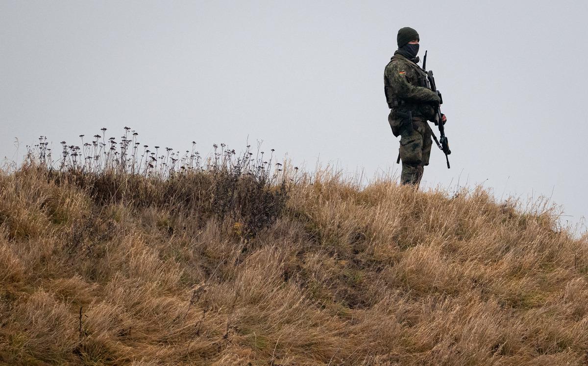 Подоляк заявил, что четыре страны готовы отправить миротворцев на Украину