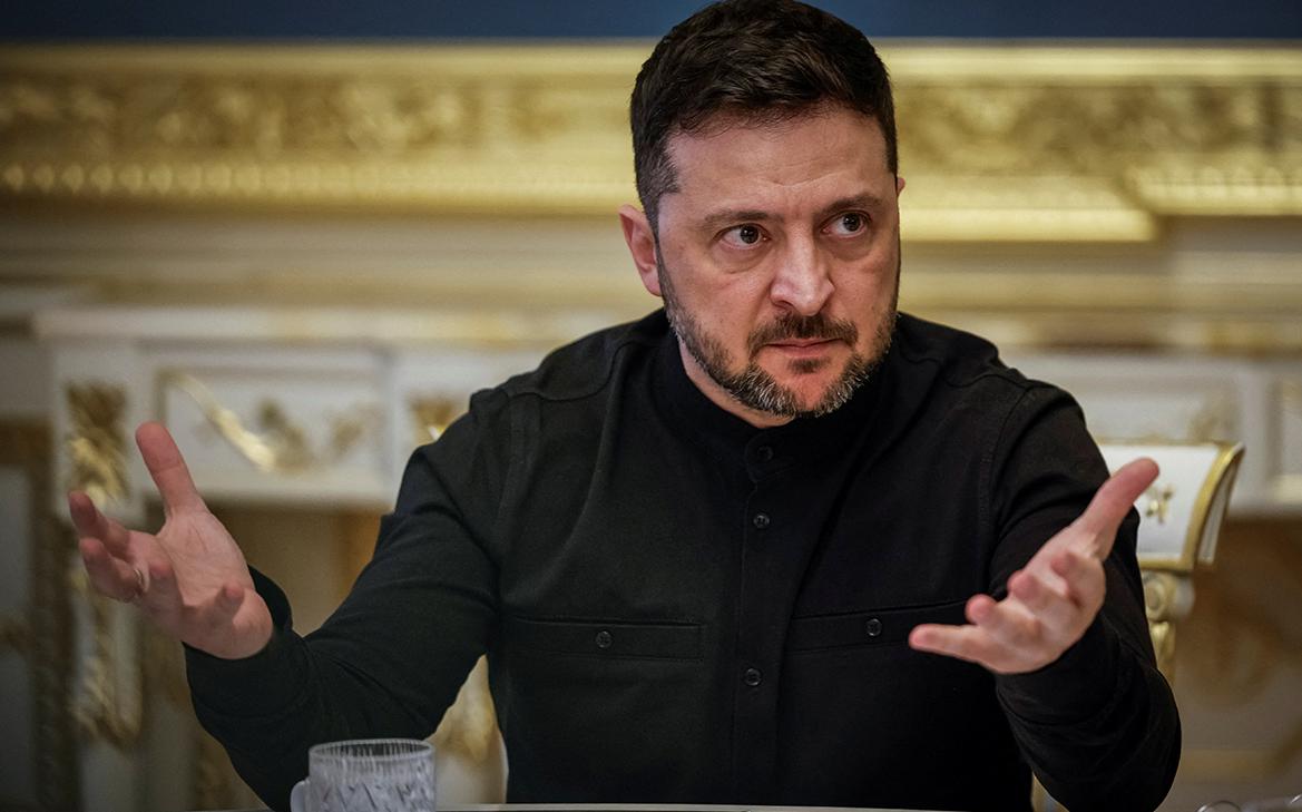 Медведев предсказал поражение Зеленского из-за коррупции его друга