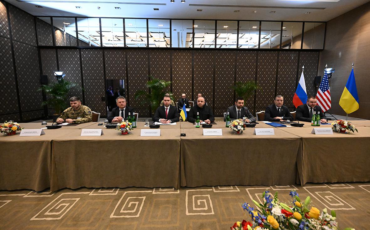 The Economist рассказал о расколе внутри делегации Украины на переговорах