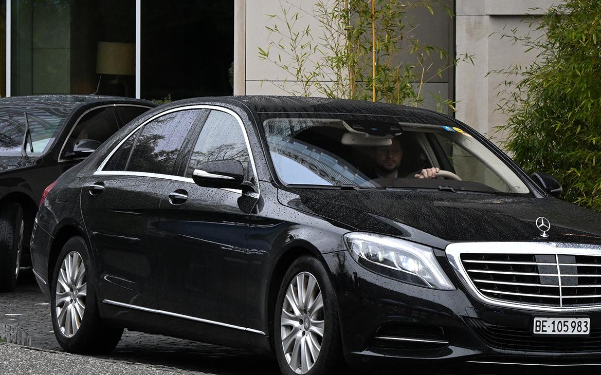 Российская делегация отправилась в аэропорт Женевы