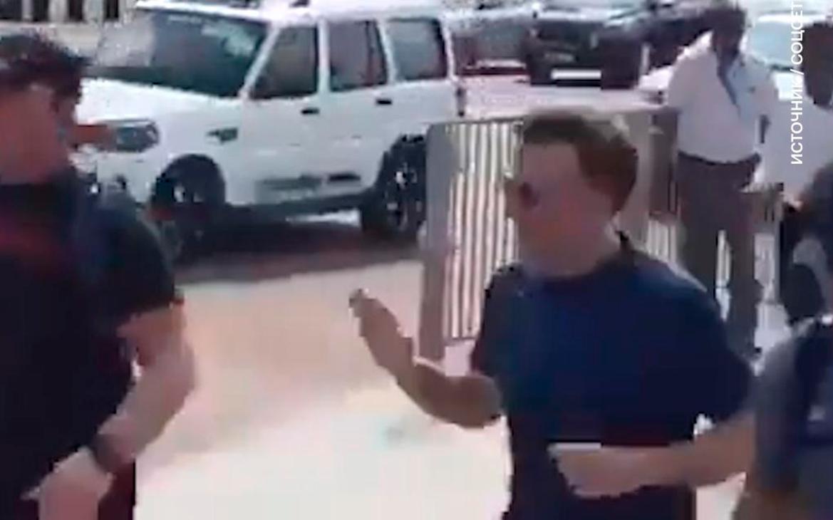 Макрон вышел на пробежку во время визита в Индию. Видео