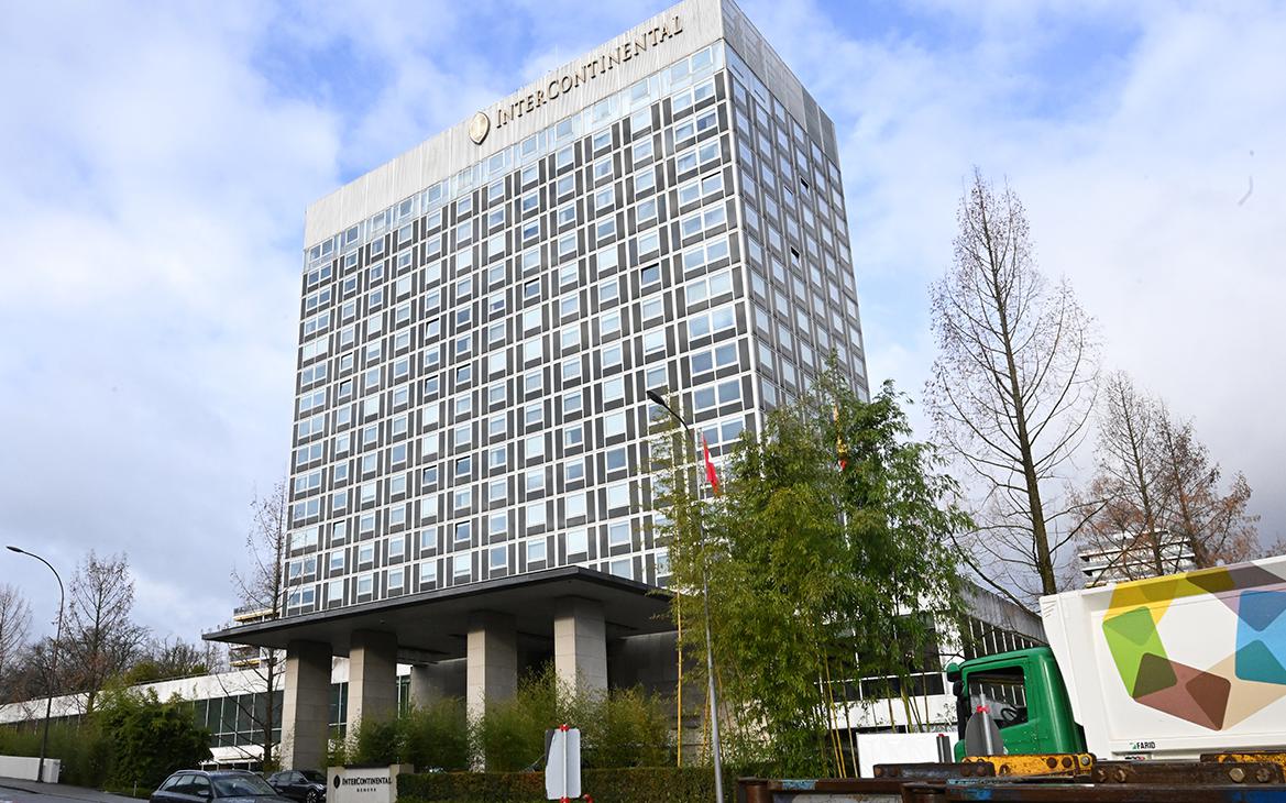 Украинская делегация прибыла на место проведения переговоров в Женеве