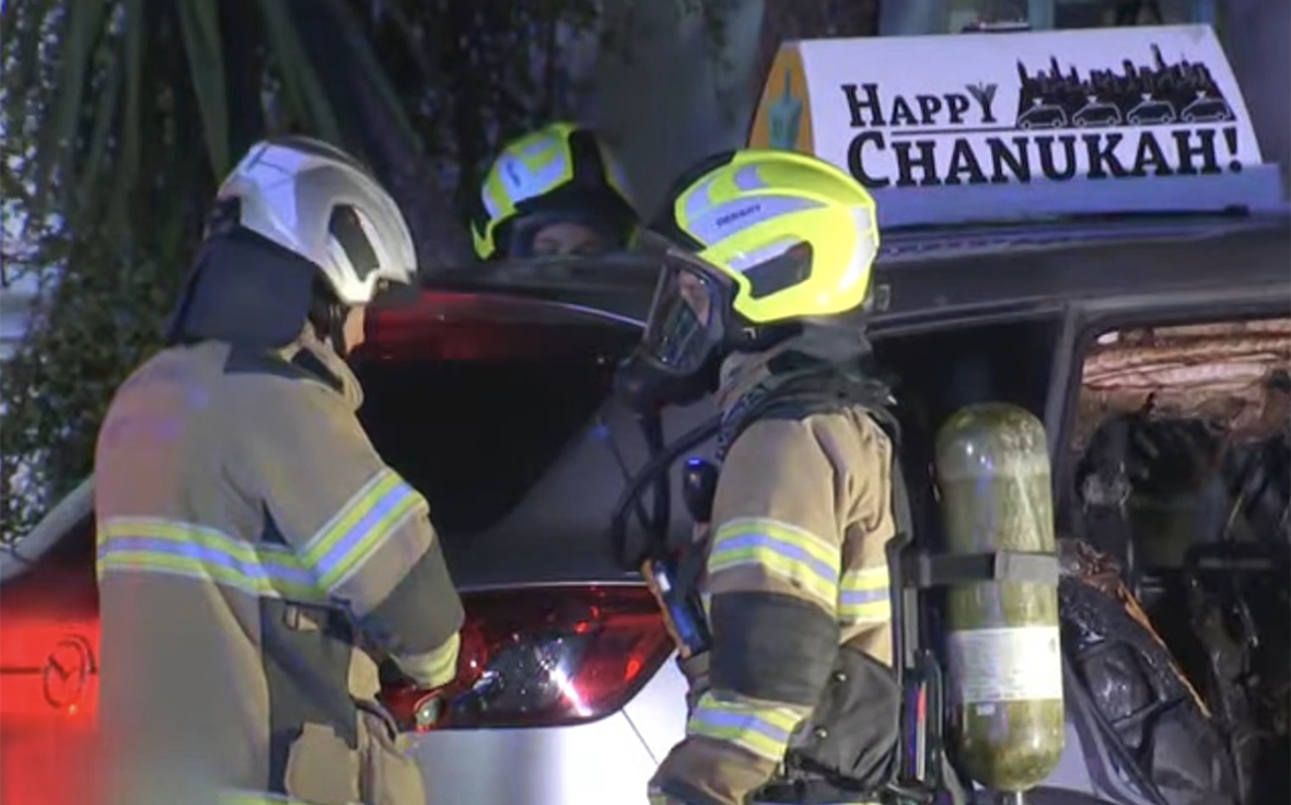 В Австралии подожгли автомобиль с табличкой «Счастливой Хануки»