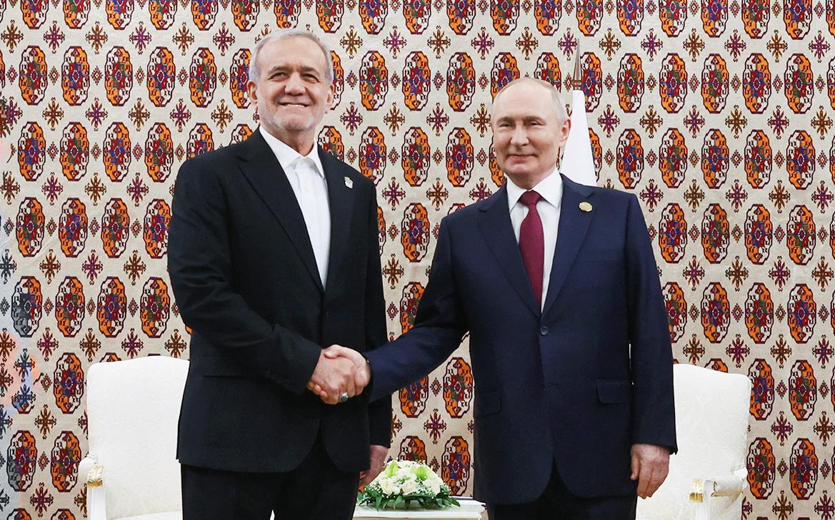 Путин поздравил президента Ирана с 47-й годовщиной исламской революции