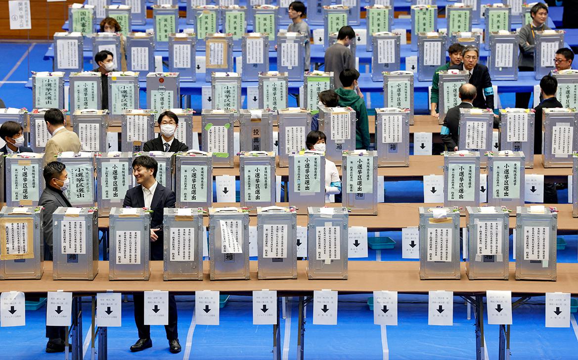 Правящая партия Японии одержала победу на парламентских выборах