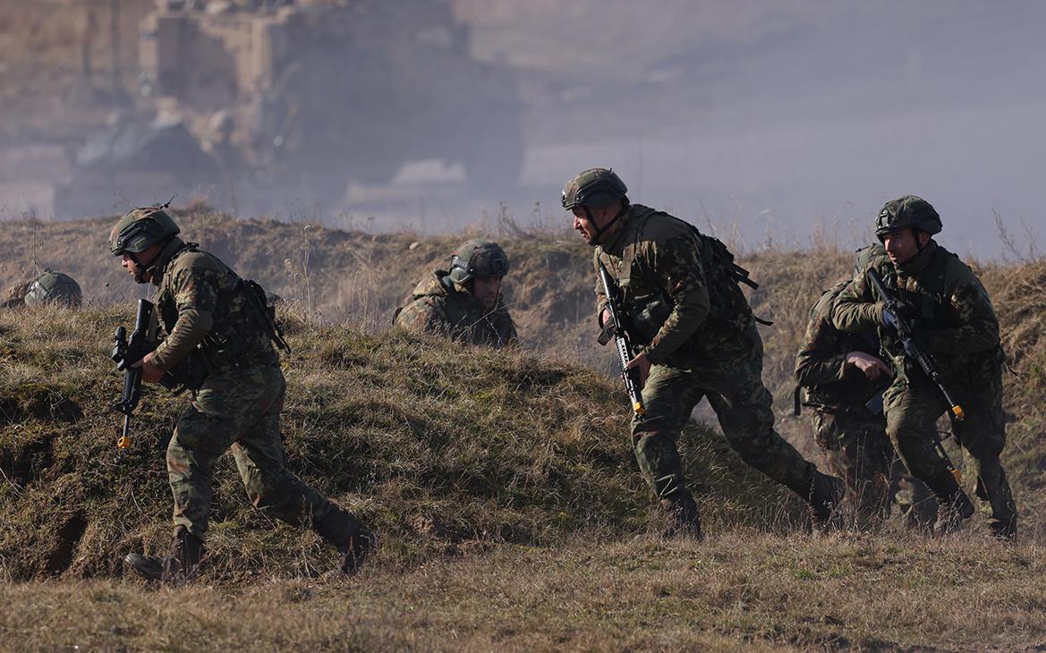 Бывшие главы MI6 и Генштаба Британии обвинили Стармера в «опустошении» ВС