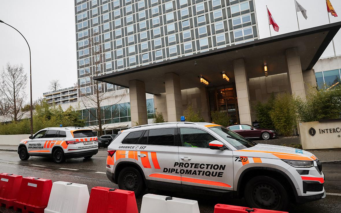 В МИДе связали выбор Женевы для переговоров с удобной логистикой